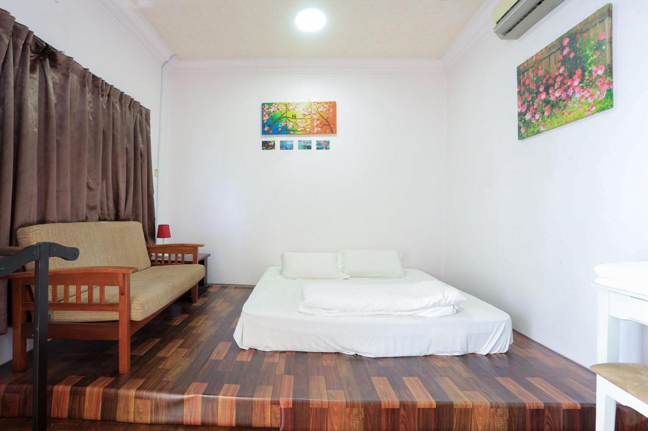Oyo Home 90229, 3 Little Birds Homestay 4Bhk Малакка Экстерьер фото