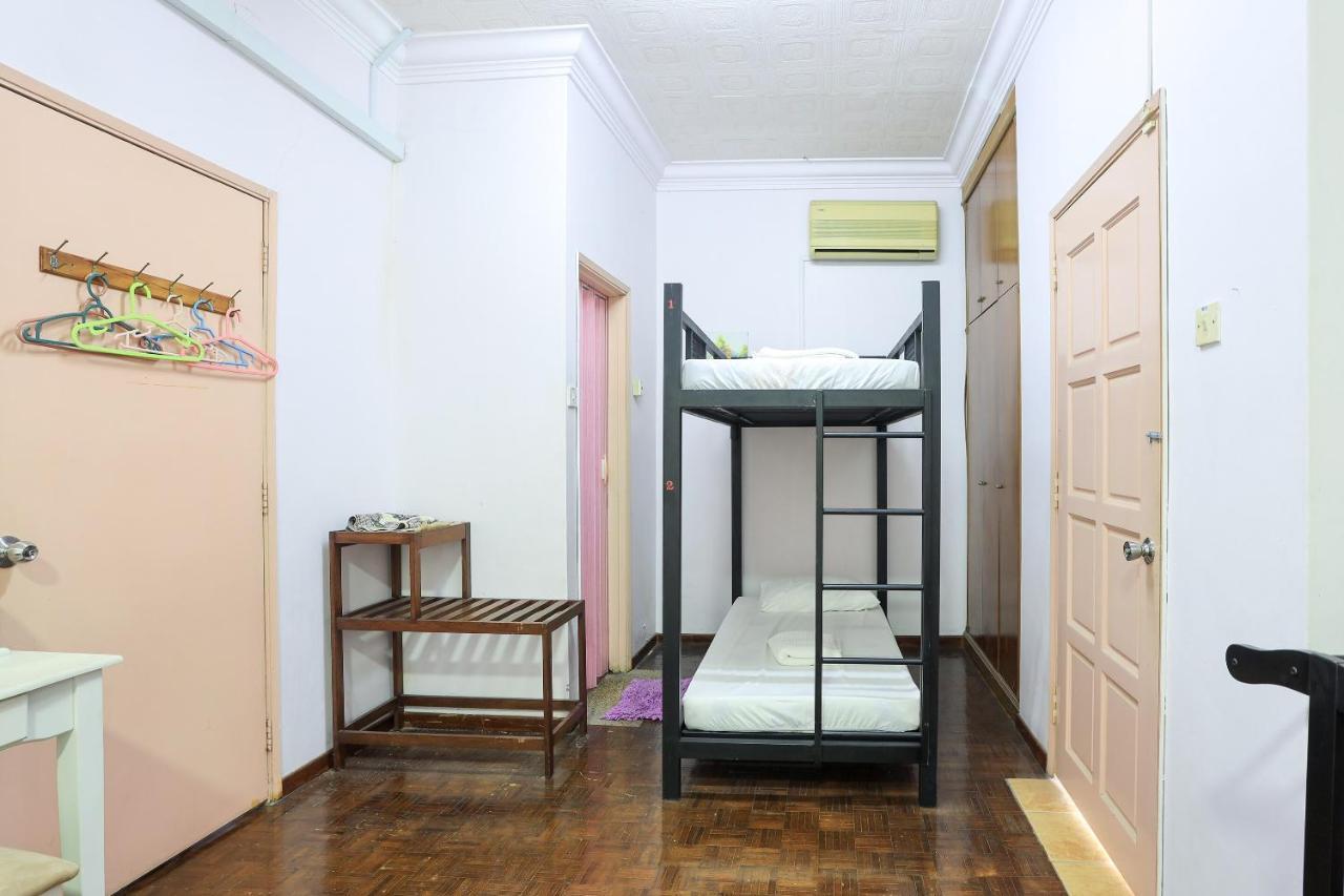 Oyo Home 90229, 3 Little Birds Homestay 4Bhk Малакка Экстерьер фото