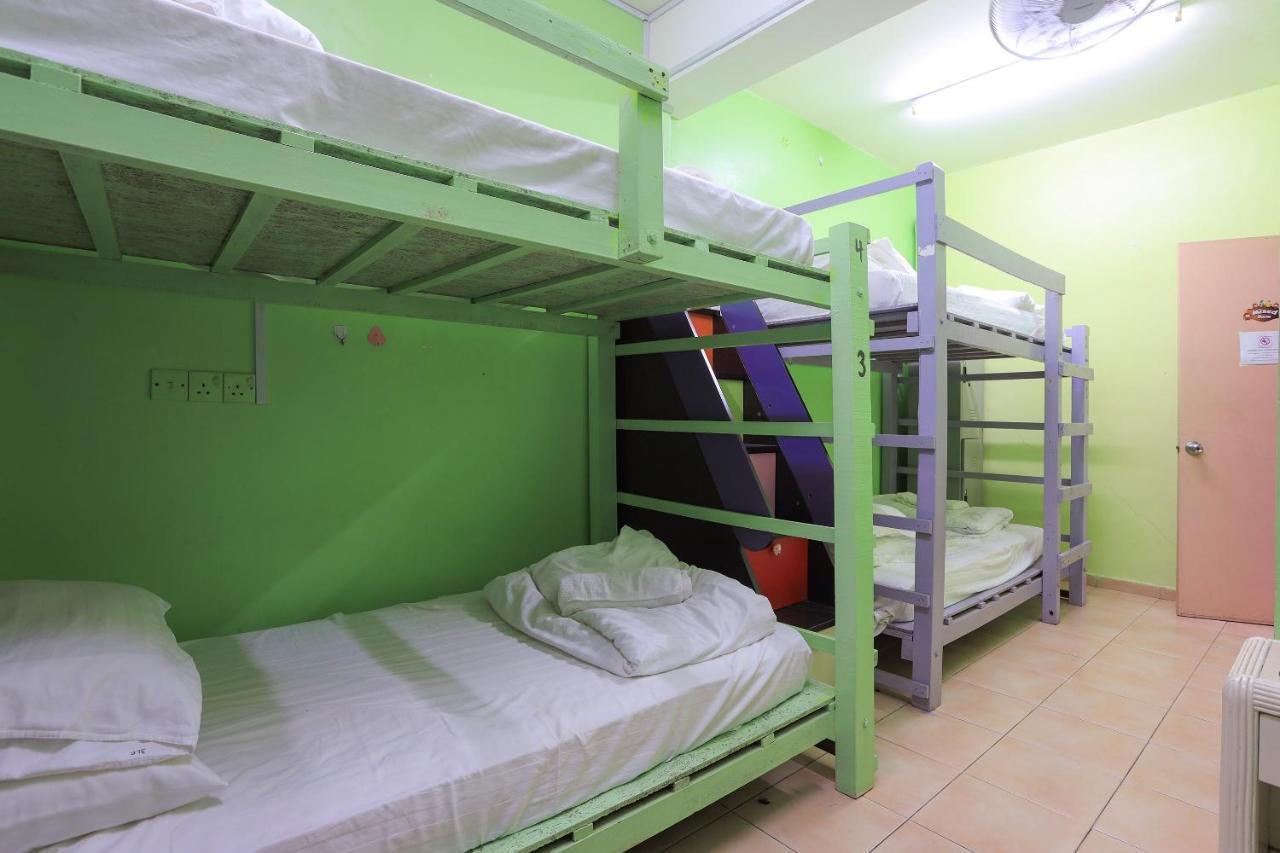 Oyo Home 90229, 3 Little Birds Homestay 4Bhk Малакка Экстерьер фото