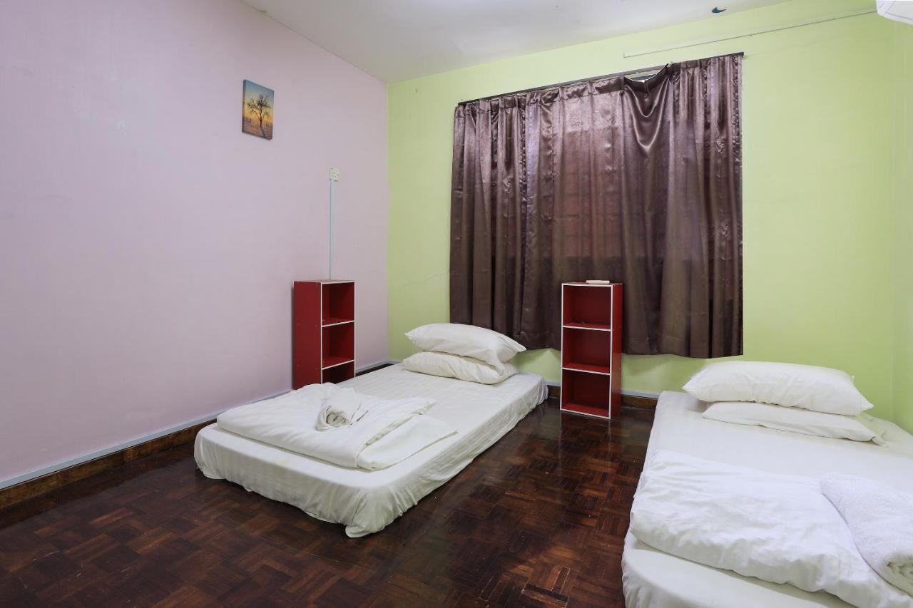 Oyo Home 90229, 3 Little Birds Homestay 4Bhk Малакка Экстерьер фото